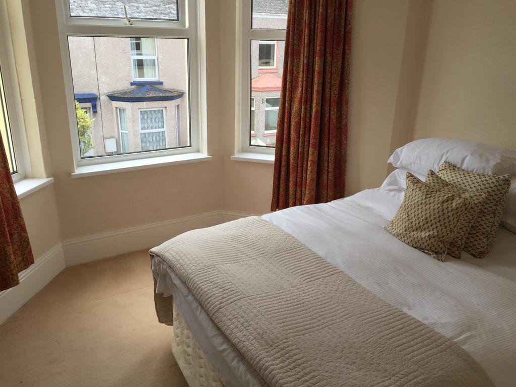 Cambridge House Bed & Breakfast Torpoint Buitenkant foto